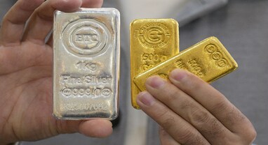 Gold Price Today: સોનાના ભાવમાં મોટો કડાકો! 1000 રૂપિયા સસ્તું થયું સોનું, ચાંદીના ભાવ પણ ગગડ્યા; ચેક કરો આજના લેટેસ્ટ રેટ