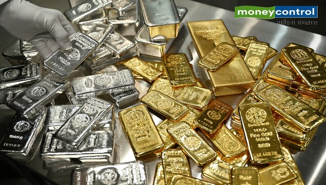 Gold Rate Today: સોનું વધુ મોંઘું થયું, 24 કેરેટનો ભાવ 1.46 લાખની પાર, ચાંદીની કિંમતોમાં પણ ભડકો