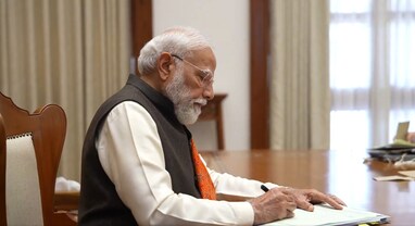 PM મોદીનું નવું સરનામું ‘સેવા તીર્થ': નવી ઓફિસમાં આવતા જ લીધા 4 ઐતિહાસિક નિર્ણયો, જાણો સામાન્ય જનતાને શું મળશે?