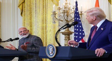 US સાથેની ડીલમાં ભારતને બમ્પર લોટરી! ટેરિફ ઘટીને સીધું 18% થયું, ચીન અને પાકિસ્તાન જોતા રહી ગયા US સાથેની ડીલમાં ભારતને બમ્પર લોટરી! ટેરિફ ઘટીને સીધું 18% થયું, ચીન અને પાકિસ્તાન જોતા રહી ગયા