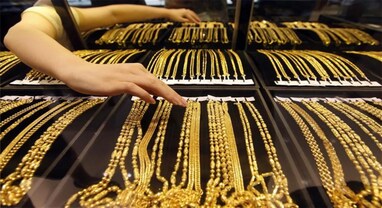 Gold Price Today: સોનાના ભાવ આસમાને પહોંચ્યા, જ્યારે ચાંદીમાં નરમાઈ, જાણો 26 ફેબ્રુઆરીના લેટેસ્ટ રેટ્સ