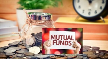 Mutual Fund Investment: મ્યુચ્યુઅલ ફંડથી મોહભંગ? ઈક્વિટીમાં રોકાણ 40% ઘટ્યું, જાણો કેમ રોકાણકારો હવે સોના પાછળ દોડી રહ્યા છે