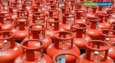 LPG સિલિન્ડરના કાળાબજાર પર સરકારની મોટી સર્જિકલ સ્ટ્રાઈક: દેશભરમાં 12,000 દરોડા, 15,000 સિલિન્ડર જપ્ત