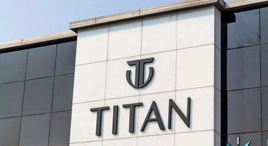 Titan Share Price: સ્ટોકમાં આવેલો ઘટાડો છે સોનેરી તક! UBS એ આપ્યાં ખરીદીનાં 5 મજબૂત કારણો