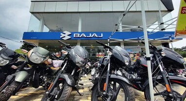 Bajaj Auto Share Buyback: આજે રેકોર્ડ ડેટ, કંપની 12,000ના ભાવે ખરીદશે 5633 કરોડના શેર Bajaj Auto Share Buyback: આજે રેકોર્ડ ડેટ, કંપની 12,000ના ભાવે ખરીદશે 5633 કરોડના શેર