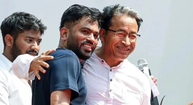 NEET paper leak protest: વાંગચુકના 26 દિવસના અનશન પૂરા, પણ લડાઈ ચાલુ! અભિજિત દીપકેએ શિક્ષણ મંત્રીના રાજીનામા સુધી છેડ્યું આંદોલન