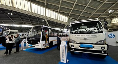 Ashok Leyland Q1 Results: આવક 13,000 કરોડને પાર છતાં શેરમાં 4% નો કડાકો, જાણો કંપનીના નફા અને રોકાણની પૂરી વિગત