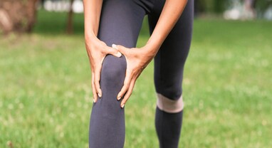 Knee Care Tips: ઘૂંટણના દુખાવા અને જકડાઈ જવાની સમસ્યાથી છો પરેશાન? અપનાવો આ 7 આસાન આદતો, મળશે ઝડપી રાહત
