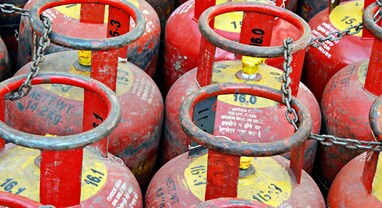 LPG ગ્રાહકો માટે એલર્ટ: આજે e-KYCના છેલ્લા દિવસો, ગેસ સિલિન્ડરની સબસિડી બંધ થશે અને ભાવ વધશે!
