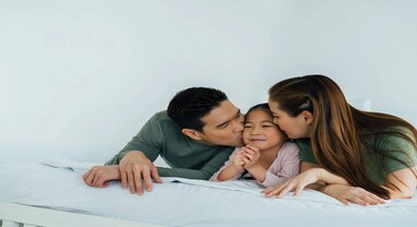 New age parenting tips: બાળકોને માર્ક્સની રેસમાં ન દોડાવો! જાણો ન્યૂ-એજ પેરેન્ટિંગના 5 સૌથી જરૂરી નિયમો