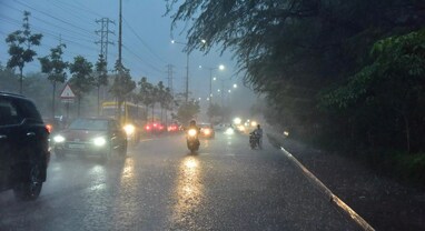 IMD Rain Alert: યુપી અને ઉત્તરાખંડમાં ભારે વરસાદની ચેતવણી, જાણો આગામી 6-7 દિવસ સુધી કયા રાજ્યોમાં તૂટી પડશે આભ IMD Rain Alert: યુપી અને ઉત્તરાખંડમાં ભારે વરસાદની ચેતવણી, જાણો આગામી 6-7 દિવસ સુધી કયા રાજ્યોમાં તૂટી પડશે આભ