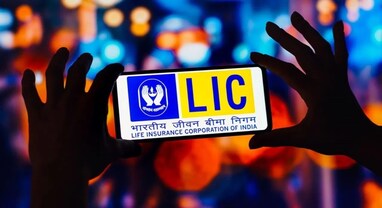 LICમાં રોકાણ કરતા પહેલા સમજો ગણિત: કઈ પોલિસીમાં મળશે ગેરંટીડ રિટર્ન અને કઈ પોલિસીમાં બોનસ?