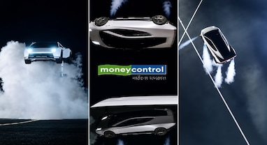 હવામાં ઉડશે અને પલટી પણ મારશે! Elon Muskની Tesla એ બતાવી નવી ફ્લાઇંગ Roadster કાર હવામાં ઉડશે અને પલટી પણ મારશે! Elon Muskની Tesla એ બતાવી નવી ફ્લાઇંગ Roadster કાર