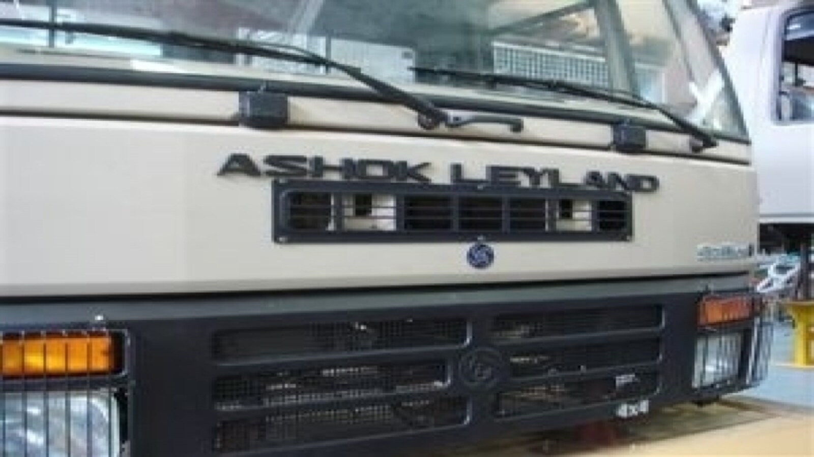Ashok Leyland Q4 net profit grows 38% to Rs 1,246 crore; board approves 1:1 bonus share issue