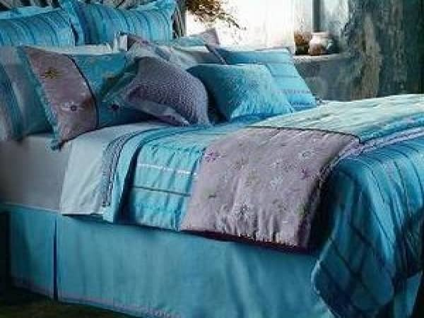 Bombay Dyeing declines as losses widen in Q1