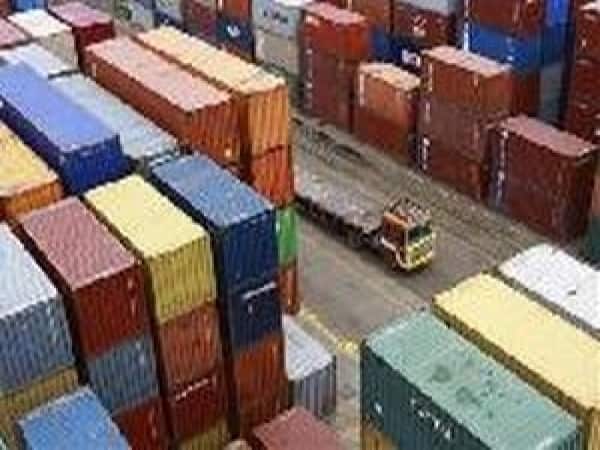 Exports drop 0.25% in February after rising for two months, preliminary data show