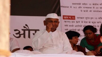 Both UPA and NDA govts weakened Lokpal Bill: Anna Hazare