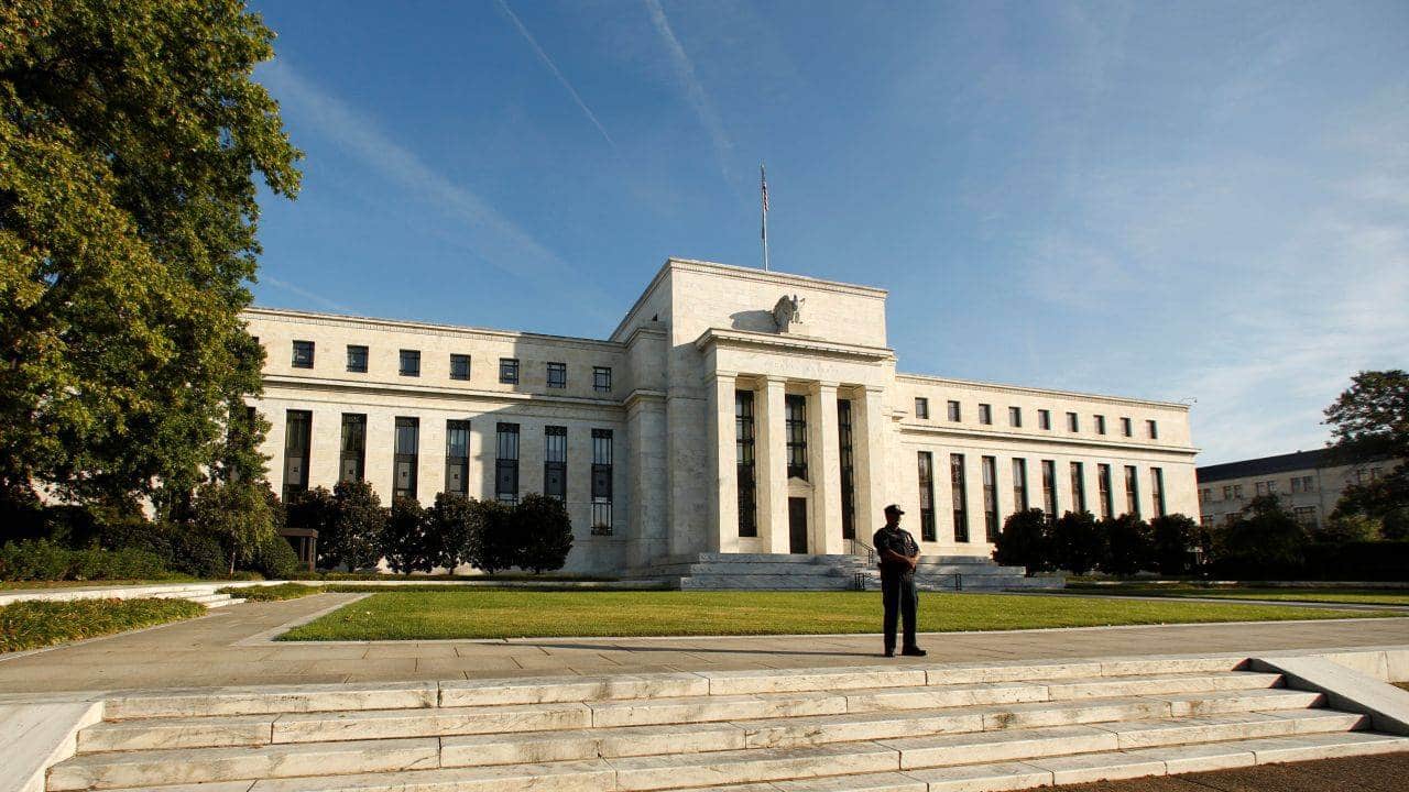 Federal Reserve sees dim economic outlook as coronavirus squeezes economy, keeps rate unchanged Federal Reserve sees dim economic outlook as coronavirus squeezes economy, keeps rate unchanged