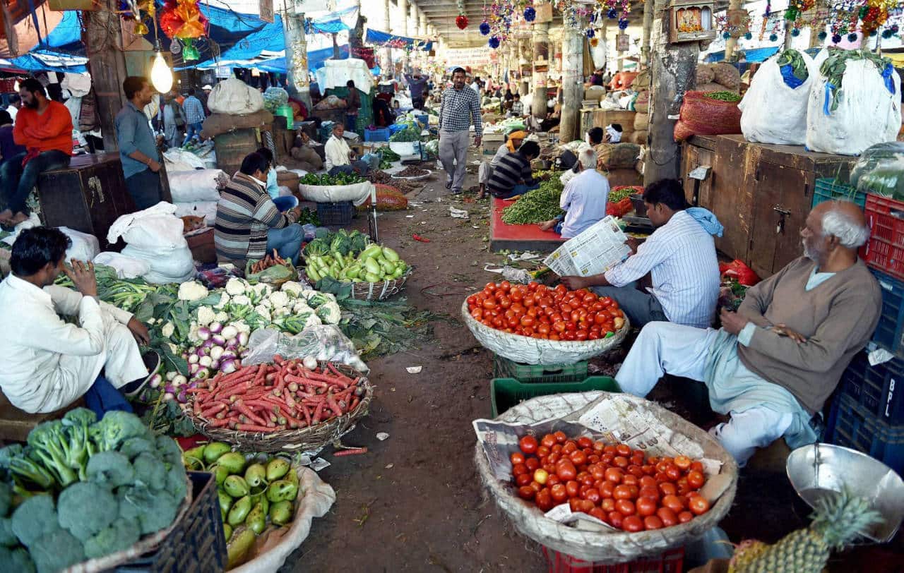 Scenes from Azadpur Mandi amid farmer protests: Present tense, future challenging Scenes from Azadpur Mandi amid farmer protests: Present tense, future challenging