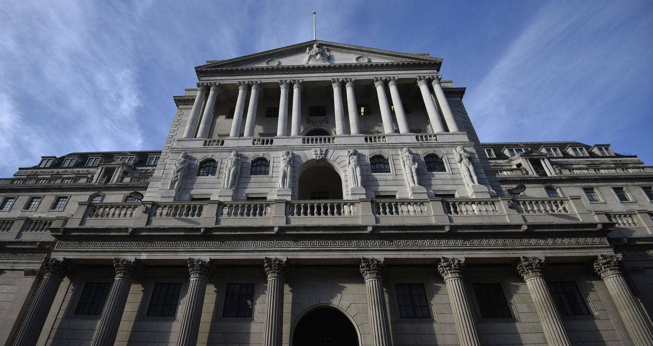 Bank of England keeps interest rates unchanged at 5.25%