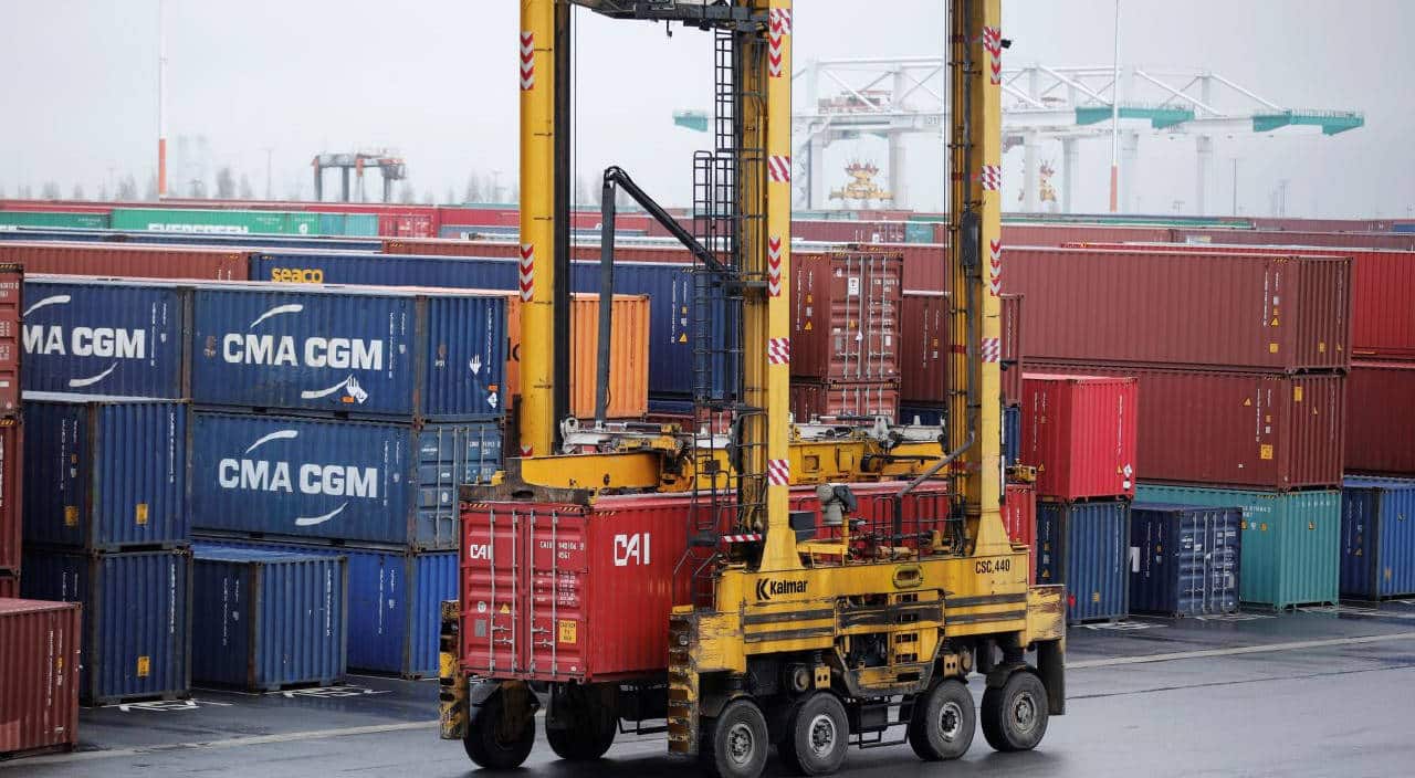 Snowman Logistics | CMP: Rs 52.20 | The company share price slipped more than 4 percent as company posted a loss of Rs 0.42 crore in Q4 FY21 against a loss of Rs 1.17 crore in Q4 FY20. Revenue rose to Rs 64.1 crore from Rs 60.98 crore in the yea-ago.