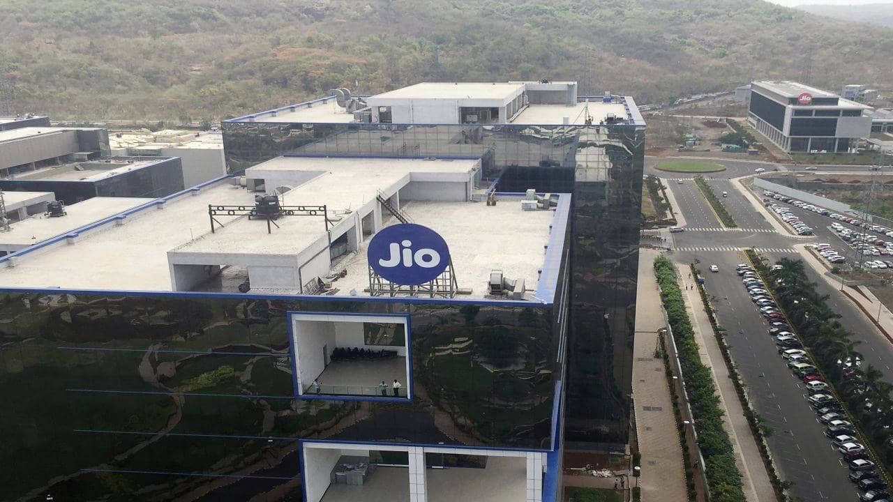 Jio may offer 100 mbps broadband at under Rs 1,000 per month