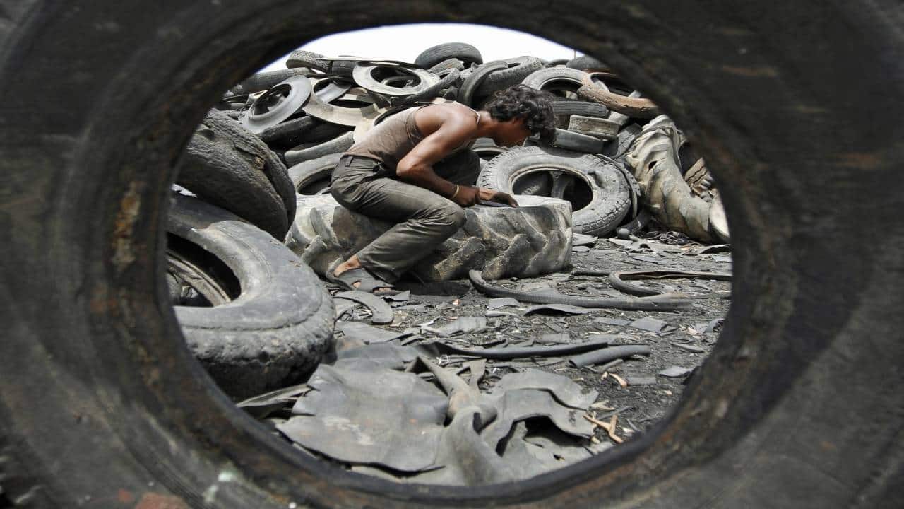 Rubber prices continue to soar, threaten to hit tyre market