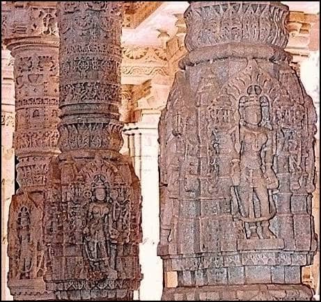 Pic 3 Ranakpur temple pillar detail