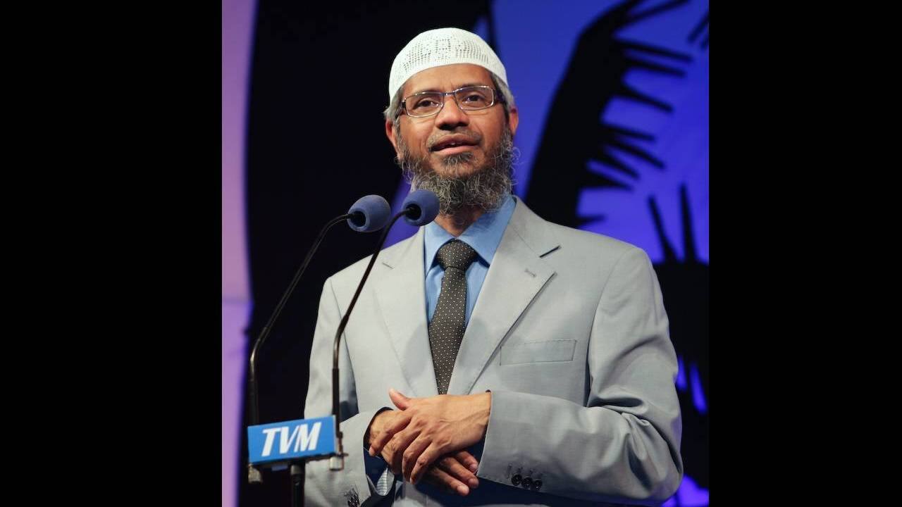 Digvijaya Singh demands that BJP refute Zakir Naik's bribe allegations if untrue Digvijaya Singh demands that BJP refute Zakir Naik's bribe allegations if untrue