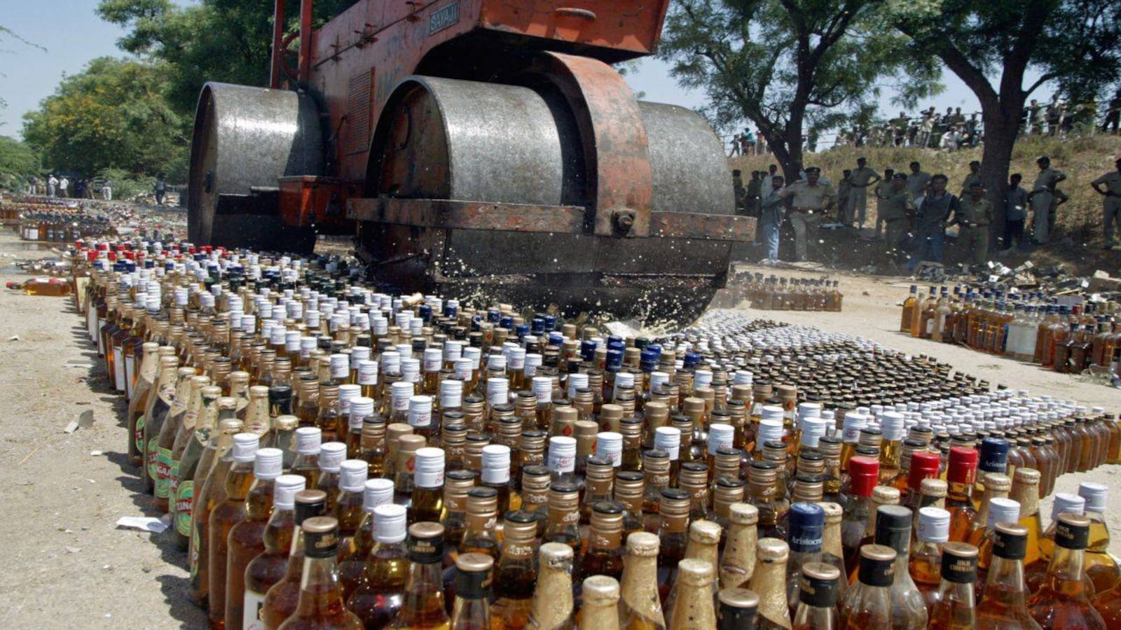 160 cases of over thousand litres of liquor seized in Kerala's Thrissur