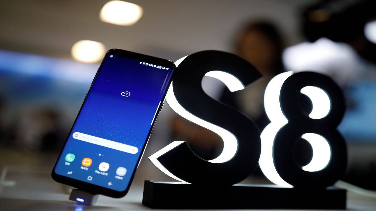 Samsung Electronics' Galaxy S8 smartphone is displayed during a media event in Seoul, South Korea, April 13, 2017. REUTERS/Kim Hong-Ji - RTX35C1B