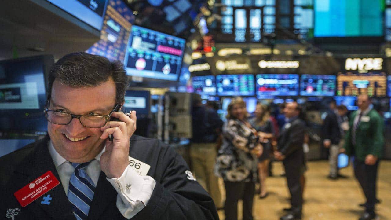 How should stock market investors manage risk?