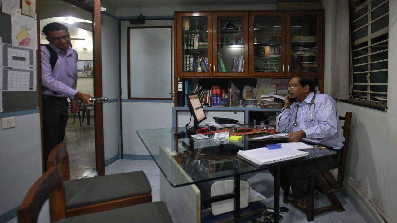 4 insurance policies that doctors must take