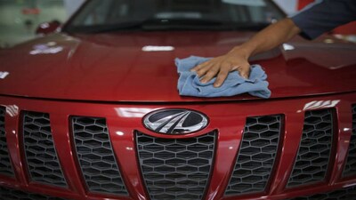 Entering FY19 without major headwinds; govt's focus on rural economy is positive: M&M