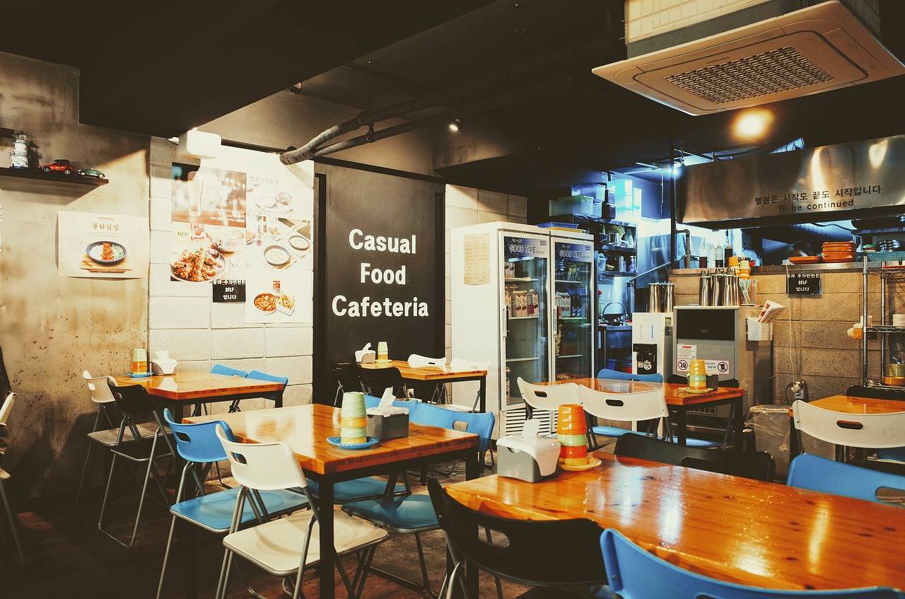 Restaurant association locks horns with food-delivery aggregators Zomato and Swiggy over commissions Restaurant association locks horns with food-delivery aggregators Zomato and Swiggy over commissions