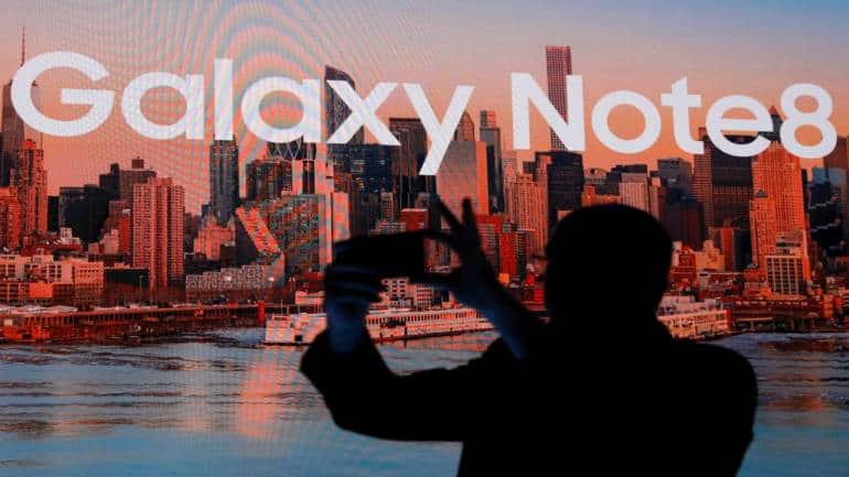 Samsung Note 08 Samsung unveils Galaxy Note 8 featuring a massive 6.3 inch screen