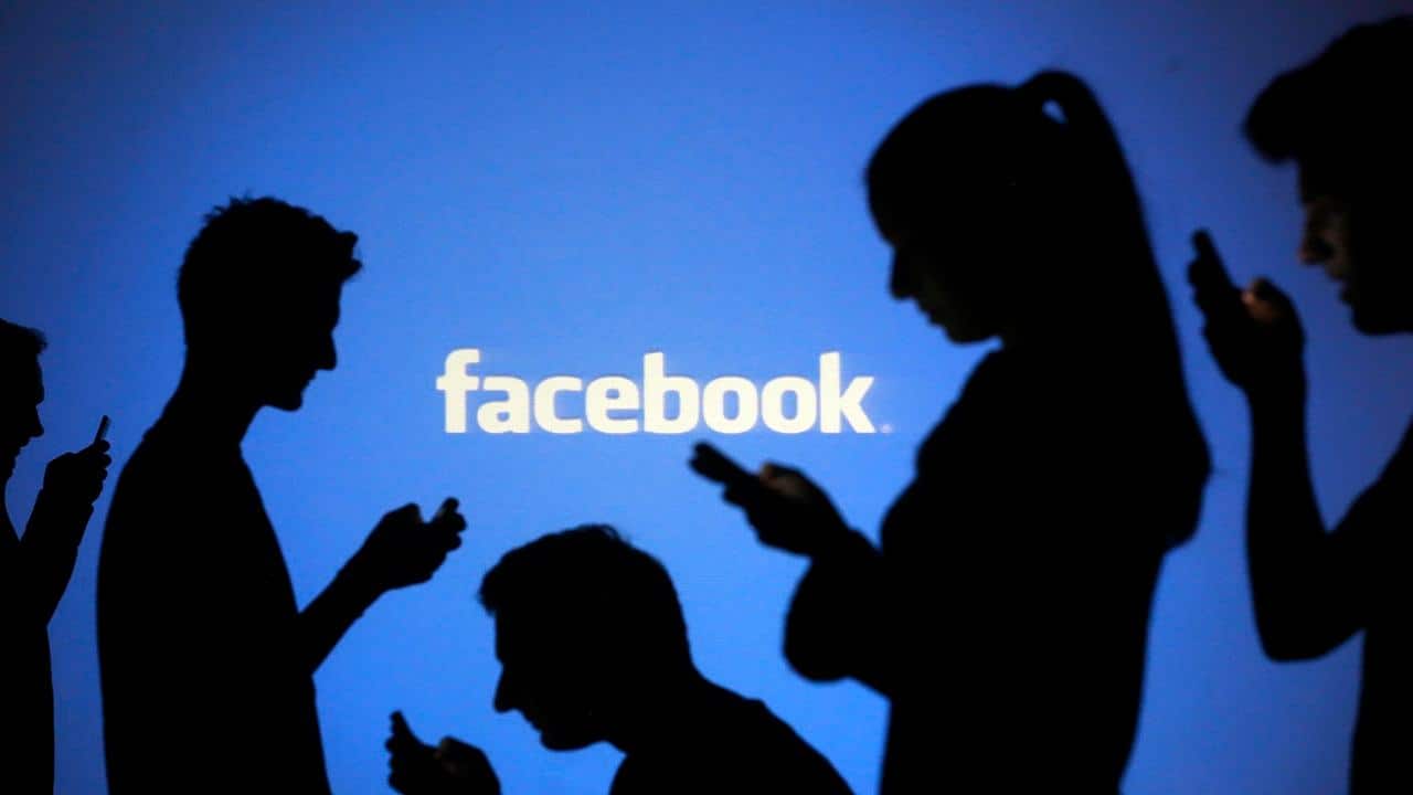 Facebook was founded in 2004 by Mark Zuckerberg, Eduardo Saverin, Andrew McCollum, Dustin Moskovitz, and Chris Hughes, students at Harvard College. The company acquired Instagram in 2012, then WhatsApp and Oculus in 2014. 17 years later, Facebook is among the most valuable companies in the world.