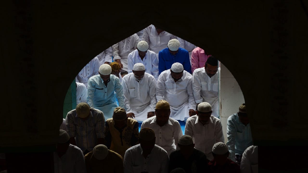 Muslims raze parts of mosque in Allahabad ahead of Kumbh Mela