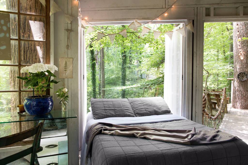 e4d80589-bd20-4fb3-b0db-b26eefae1a54