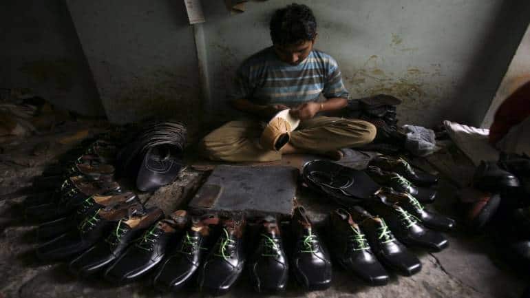 khadim leather shoes price