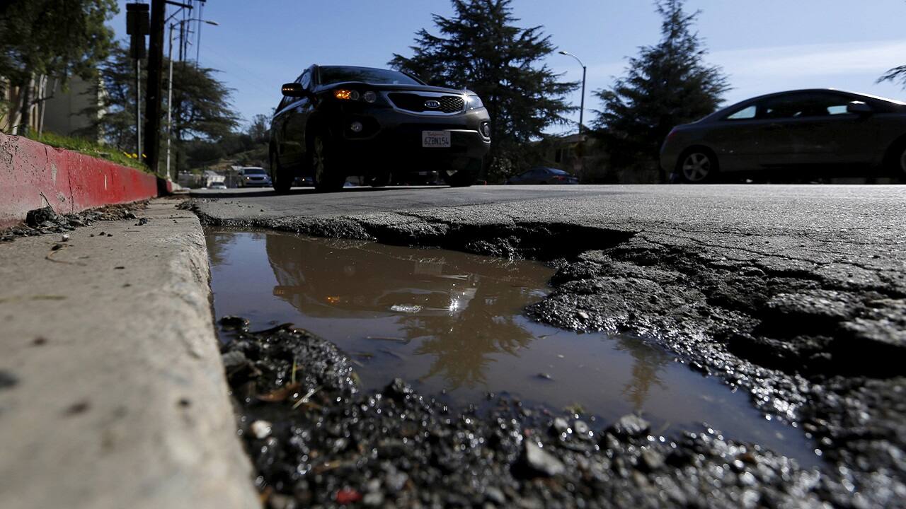 Death by potholes: MNS workers allegedly vandalise PWD office in Navi Mumbai