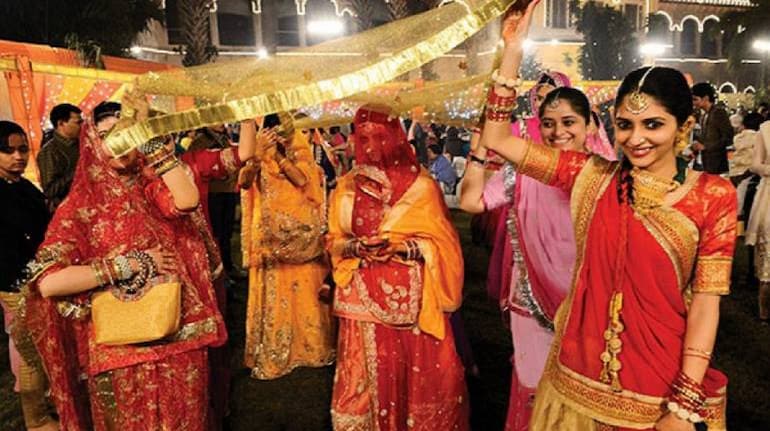 https://images.moneycontrol.com/static-mcnews/2017/11/indian_wedding-770x433.jpg?impolicy=website&width=770&height=431