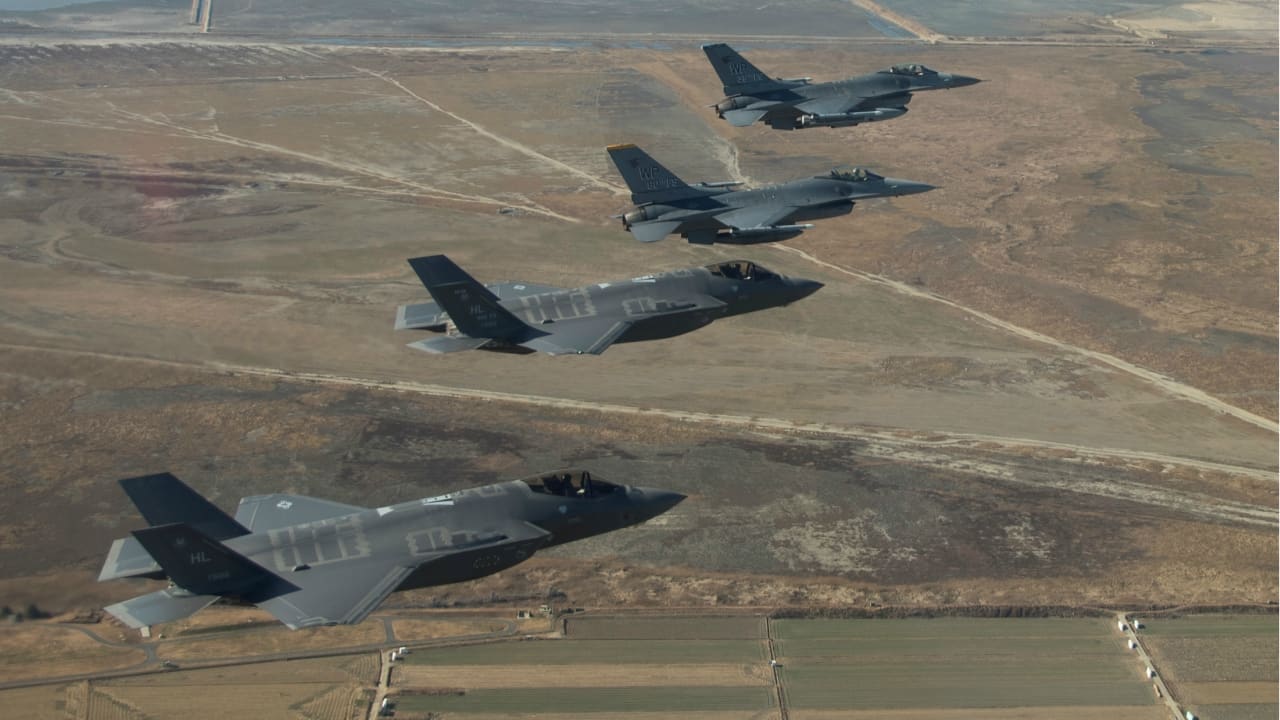 Ukraine gets first delivery of F-16 fighter jets after long wait