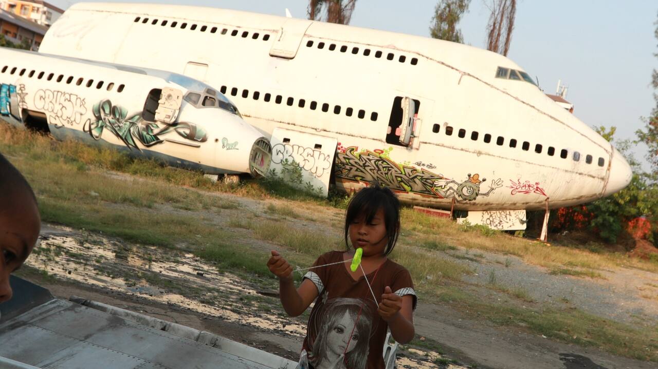 Bangkok's Aeroplane Graveyard - Where flying jets left to rot become ...