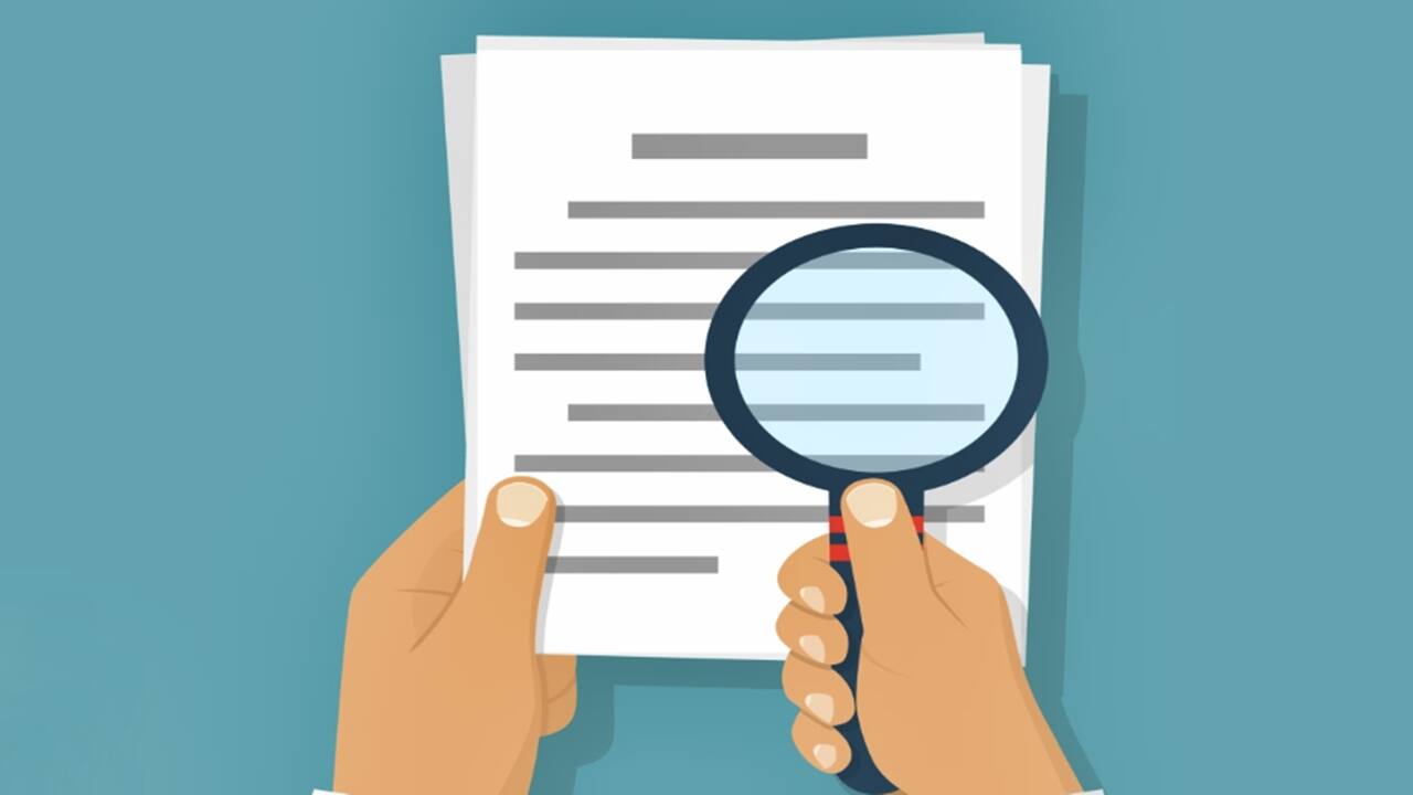 Define your goals | You should link your investment to a particular financial goal. Doing so will help you know the exact corpus you require to achieve that goal. For example, you need to buy a luxury car by 2022 of worth Rs 20 lakh then in such case, you have defined your financial goal well.