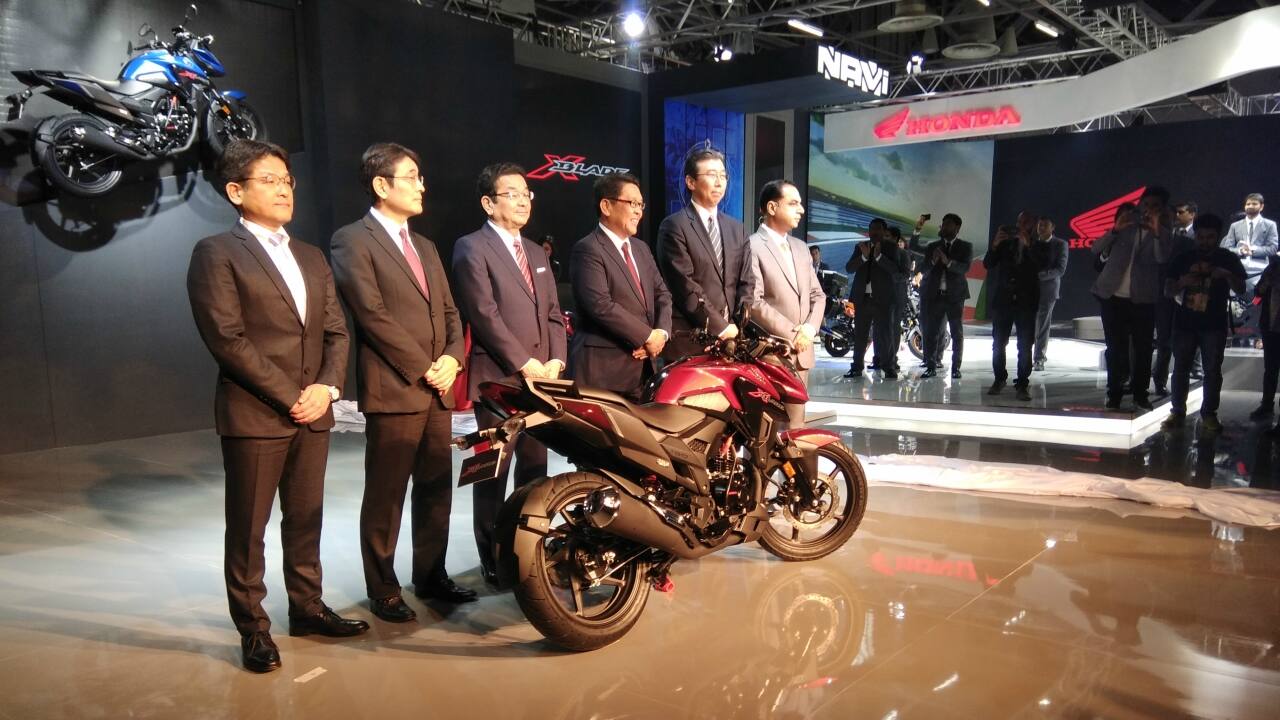 Honda Motorcycle and Scooter India unveiled the X-Blade in the Auto Expo. The bike will have a full LED headlamp, LED tail lamp, an aggressive tank design, alloy wheels, a dual outlet muffler and a digital meter. Honda Motorcycle and Scooter India unveiled the X-Blade in the Auto Expo. The bike will have a full LED headlamp, LED tail lamp, an aggressive tank design, alloy wheels, a dual outlet muffler and a digital meter.