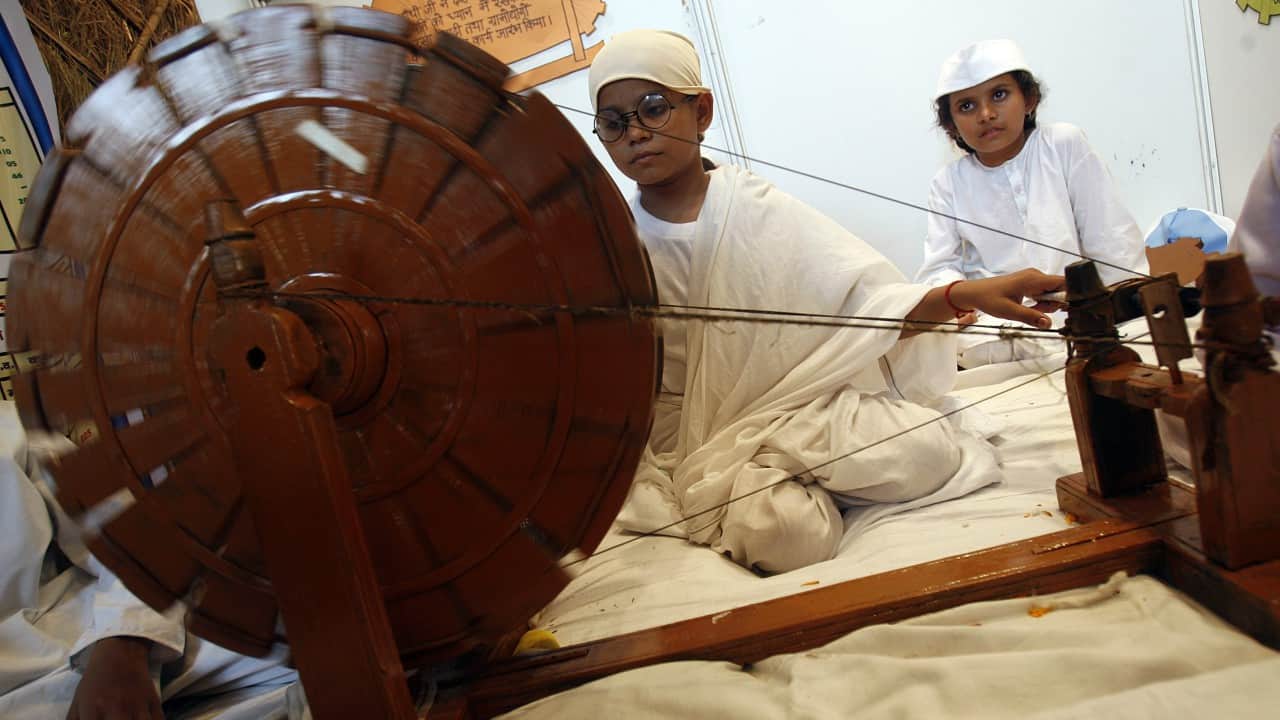 Rani in Khadi: Kangana to don heritage fabric in Manikarnika