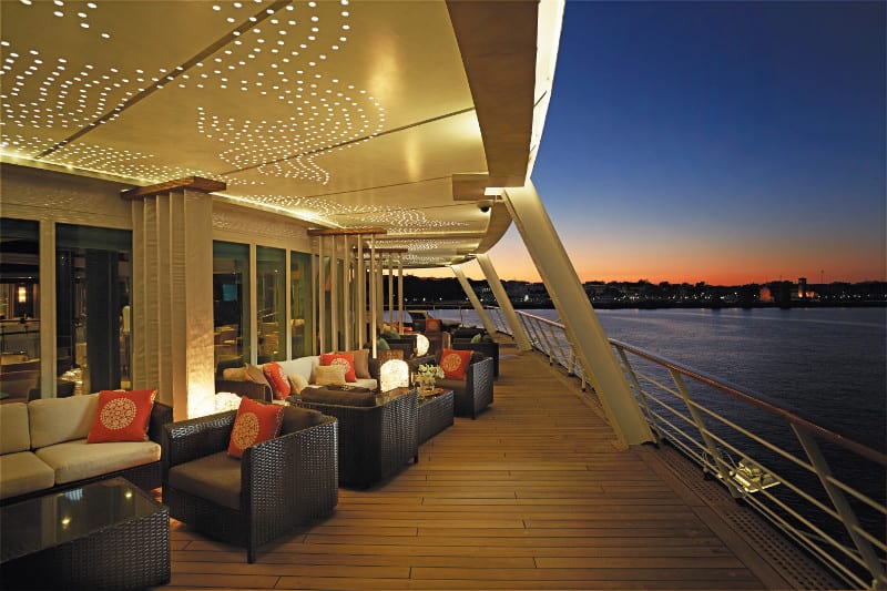 VOY Horizon Lounge Deck