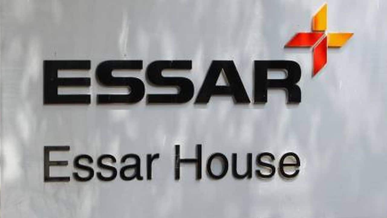 Essar donates £3,000 to provide dementia support | Essar Oil Uk