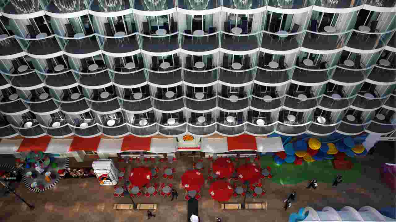 The ship has 18 decks with 2,759 staterooms which can accommodate up to 6,680 guests with 2,200 crew. It is 362 metres long and weighs 228,081 tons. The ship has 18 decks with 2,759 staterooms which can accommodate up to 6,680 guests with 2,200 crew. It is 362 metres long and weighs 228,081 tons.